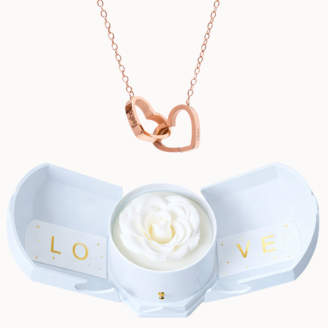 Caixa Rosa Eterna Florescer com Colar Dois Corações Personalizado
