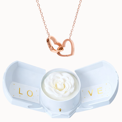 Caixa Rosa Eterna Florescer com Colar Dois Corações Personalizado